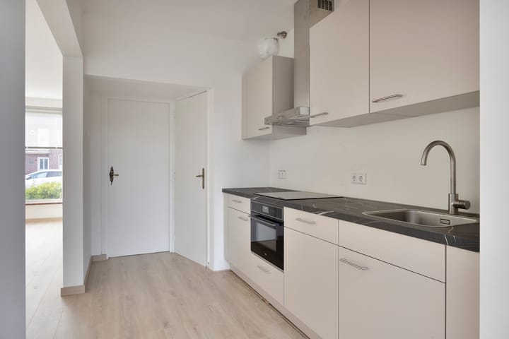 Photo 12 of Generaal Snijdersstraat 33