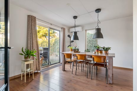 Mantet 14 tertiary image