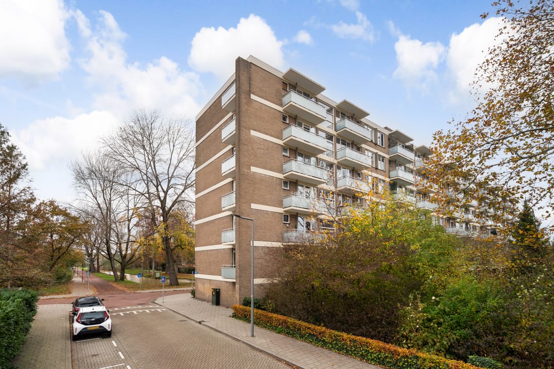 Photo 1 of Van der Helmstraat 476