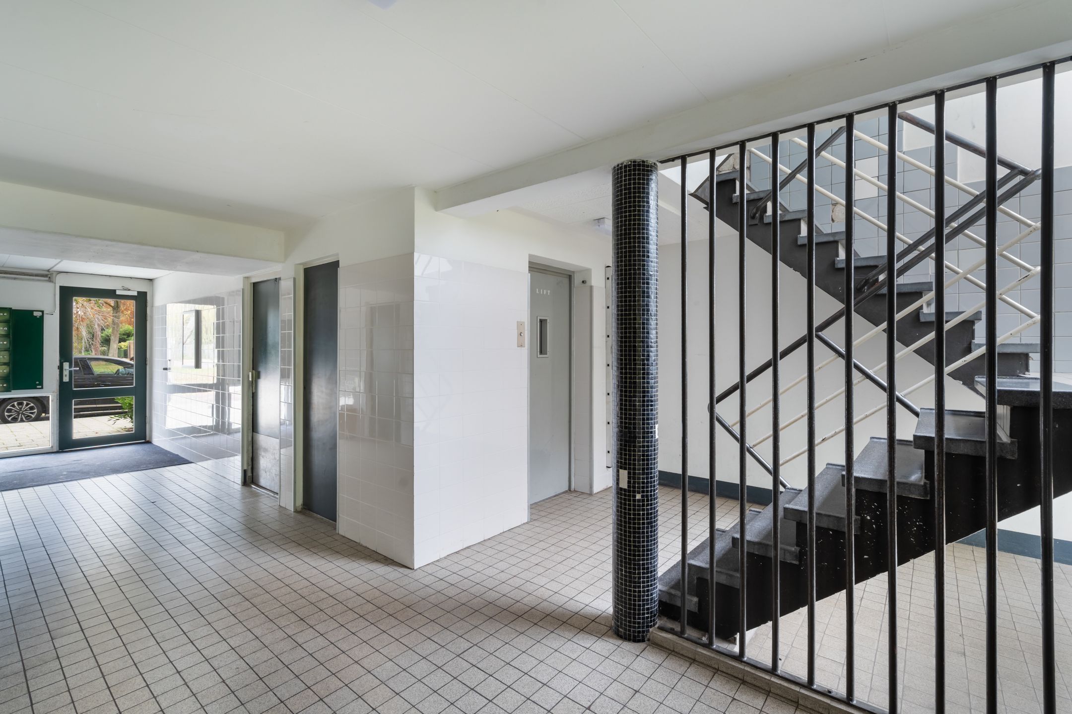 Photo 6 of Van der Helmstraat 476