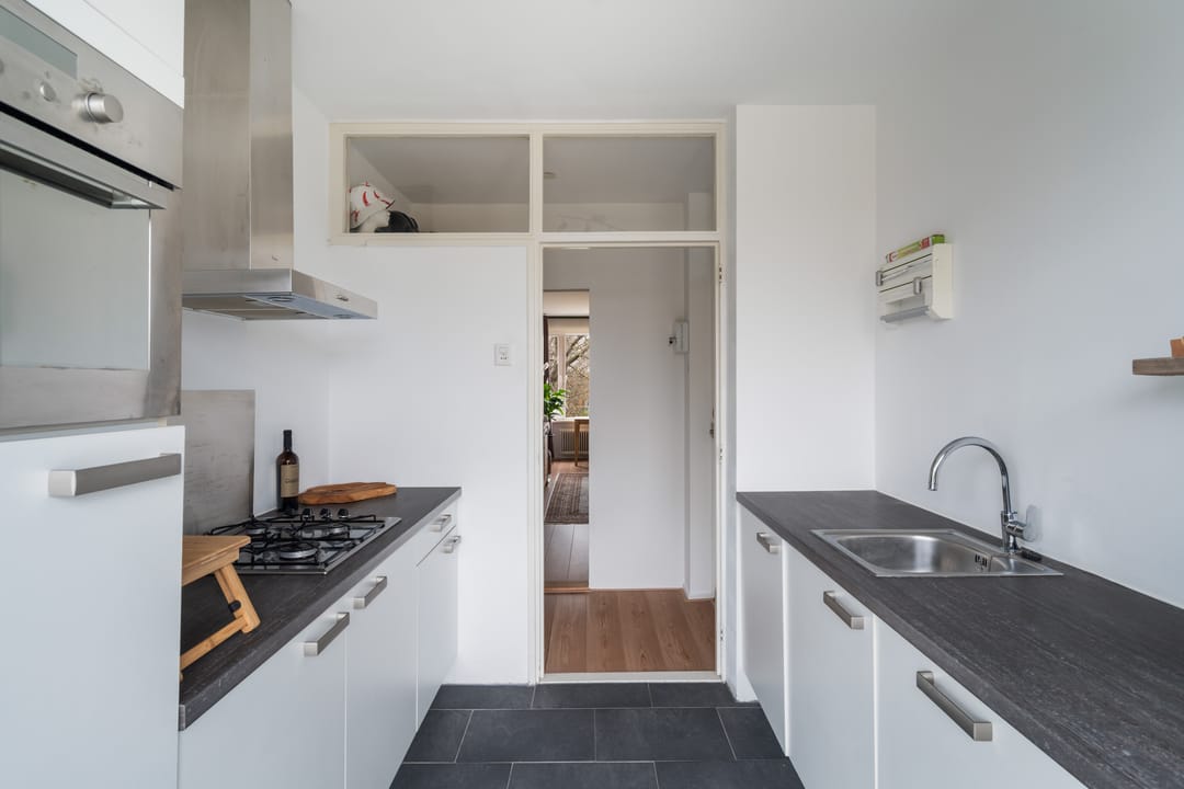 Photo 22 of Van der Helmstraat 476