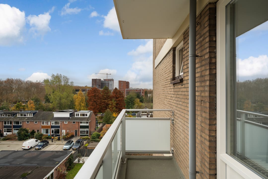 Photo 23 of Van der Helmstraat 476