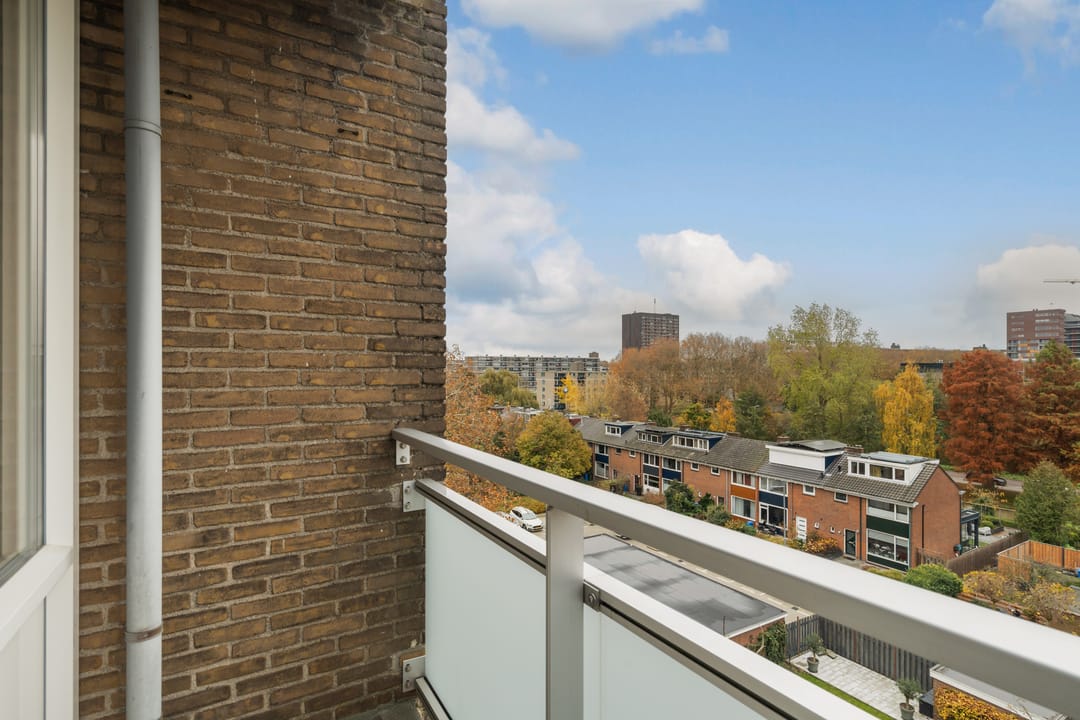 Photo 32 of Van der Helmstraat 476