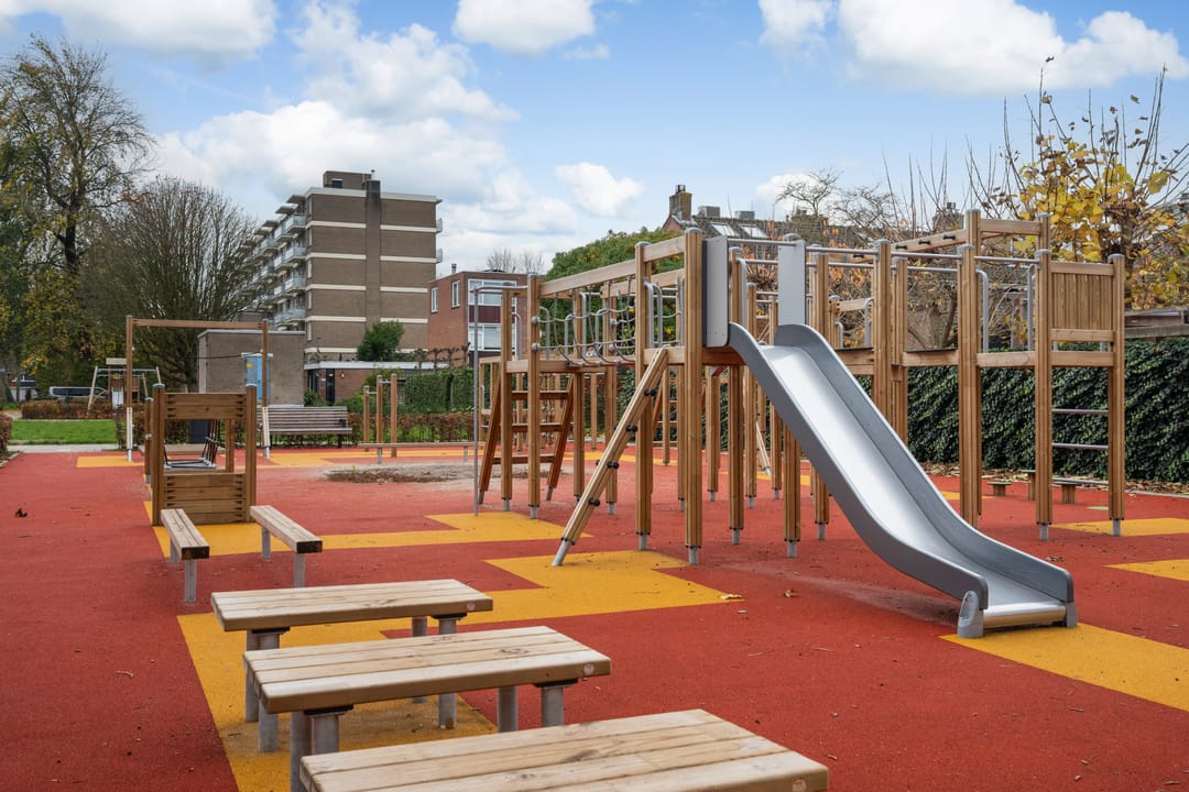 Photo 41 of Van der Helmstraat 476