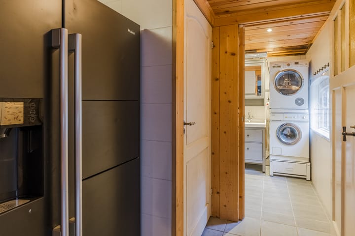 Photo 14 of Terheijdenseweg 227