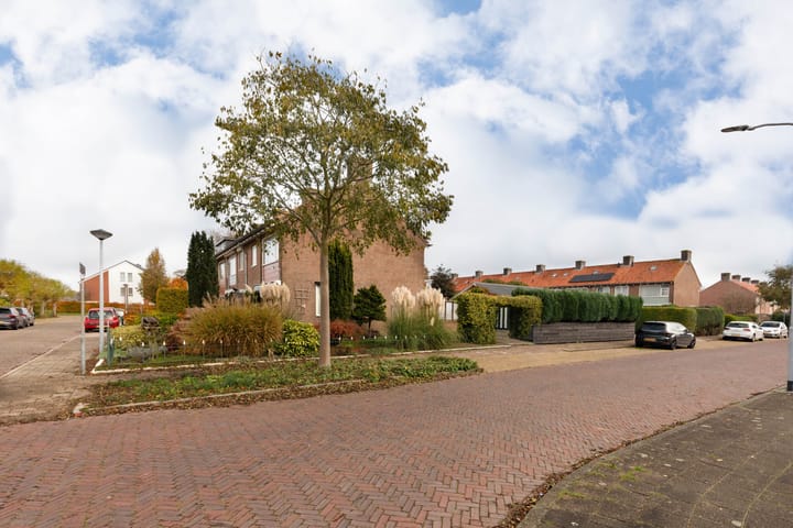 Photo 8 of Tesselschadestraat 2