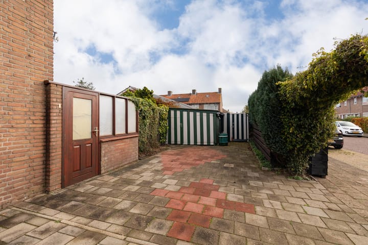 Photo 31 of Tesselschadestraat 2