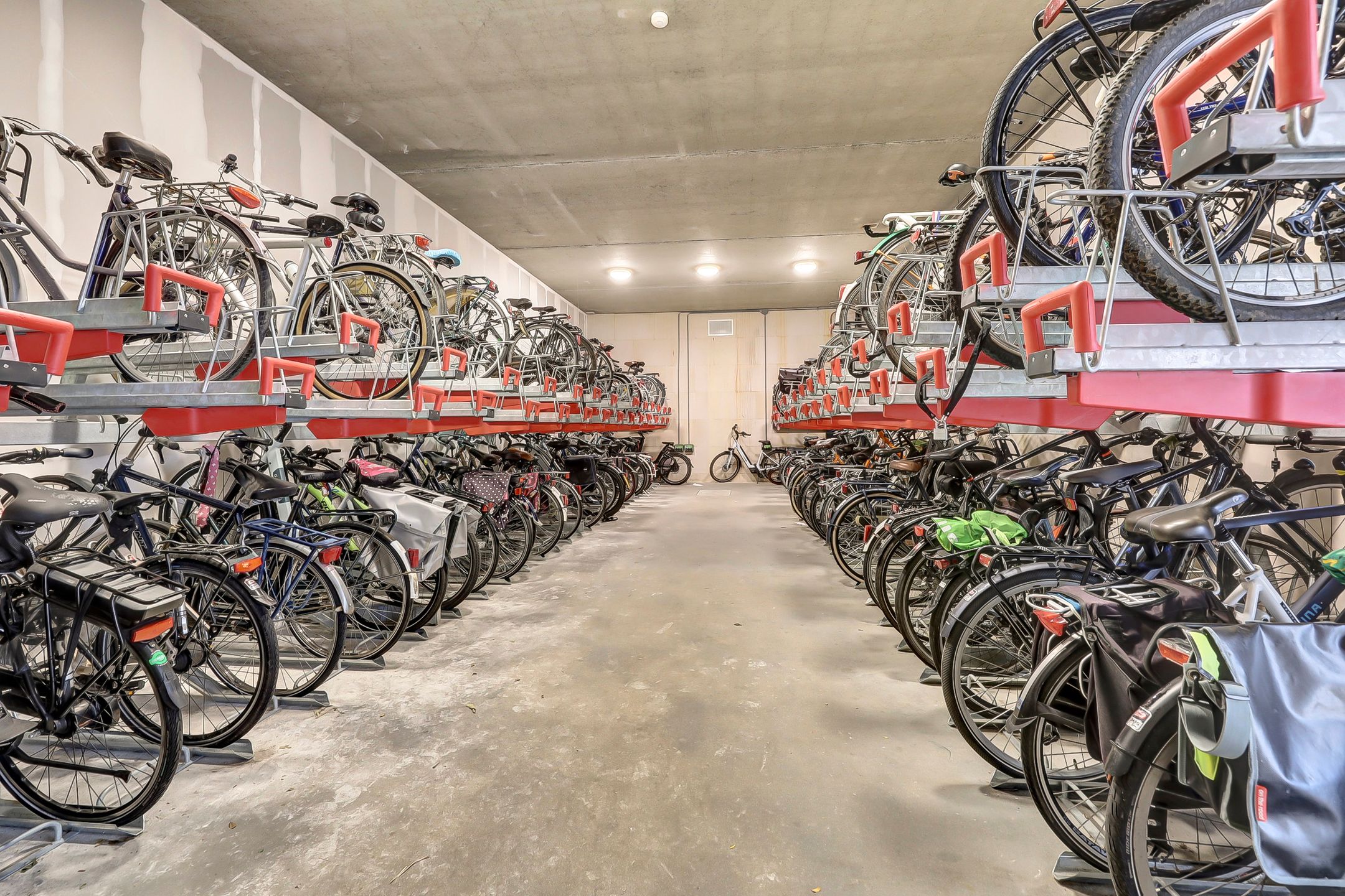 Photo 24 of Kanseliersplein 172