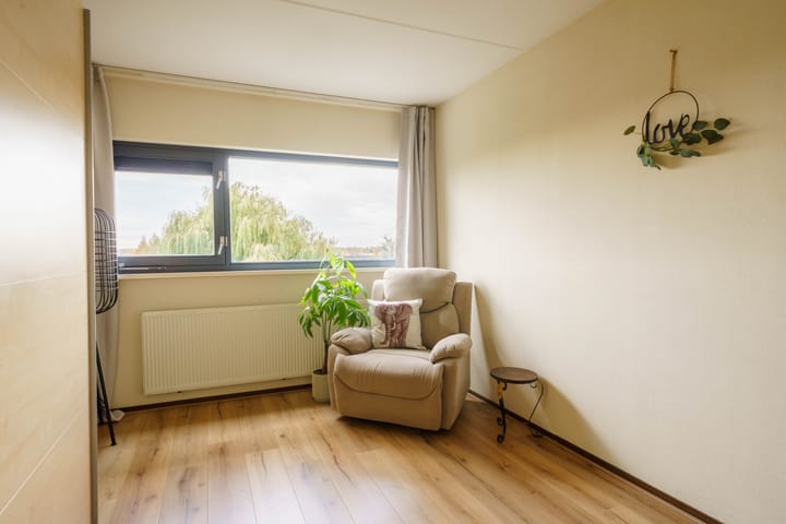 Photo 14 of Jacob van Ruysdaelstraat 142