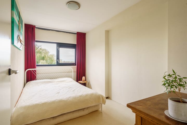 Photo 15 of Jacob van Ruysdaelstraat 142