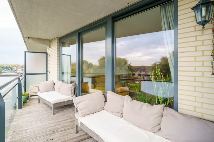 Photo 23 of Jacob van Ruysdaelstraat 142