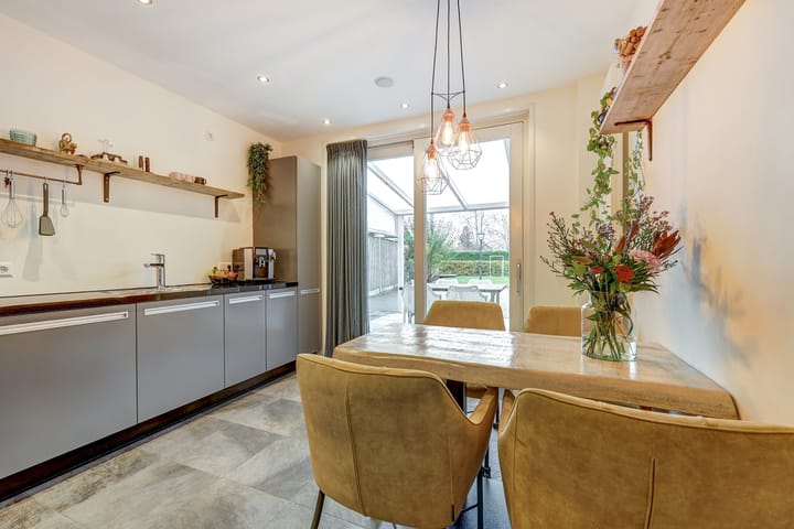 Foto 16 van Reeuwijkstraat 2