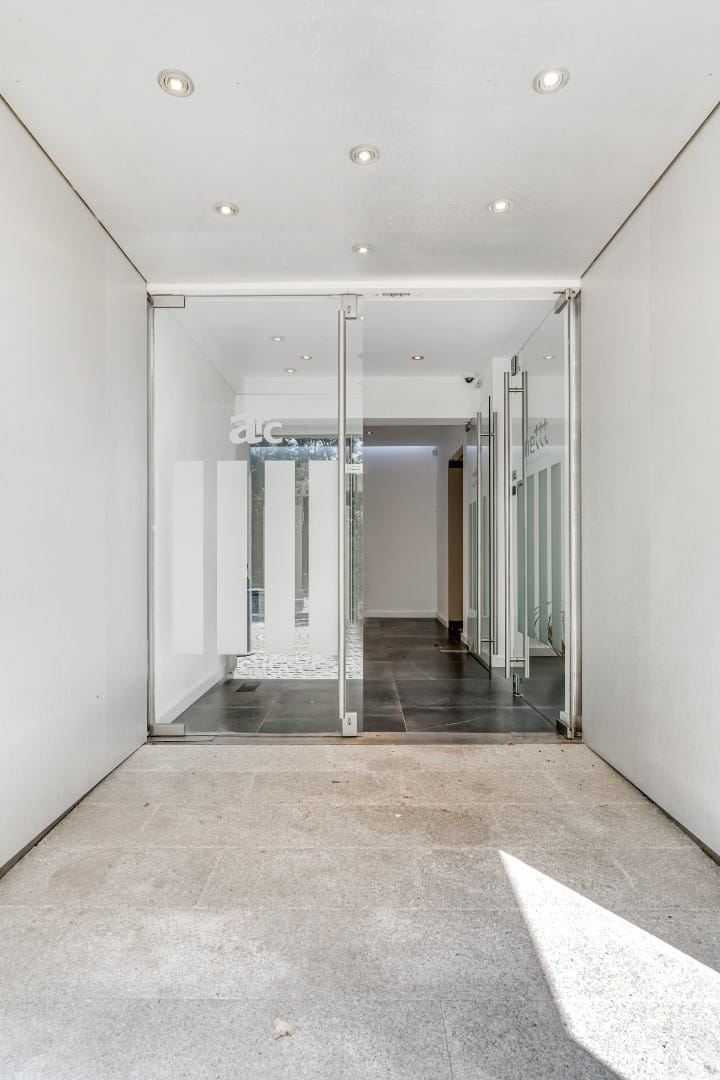 View photo 4 of Stationsweg 84