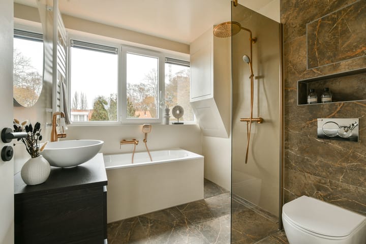 Photo 3 of Gerard Doulaan 8