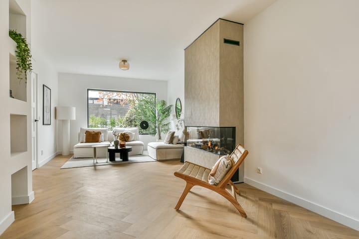 Photo 5 of Gerard Doulaan 8