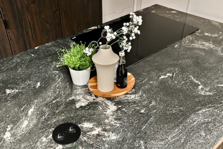 Photo 12 of Gerard Doulaan 8