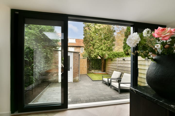 Photo 14 of Gerard Doulaan 8