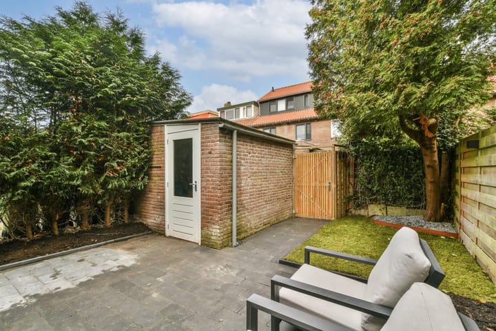 Photo 15 of Gerard Doulaan 8