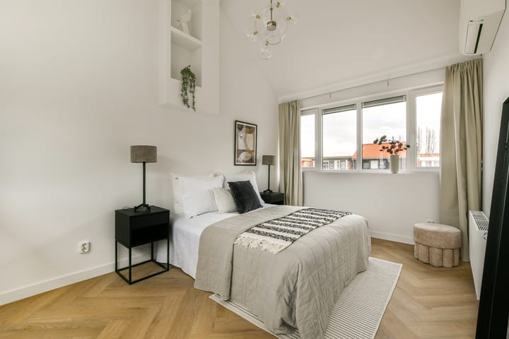 Photo 29 of Gerard Doulaan 8