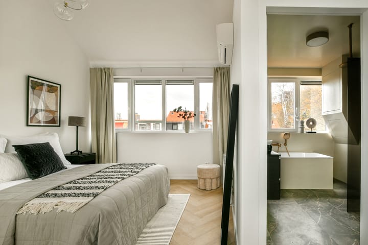 Photo 34 of Gerard Doulaan 8