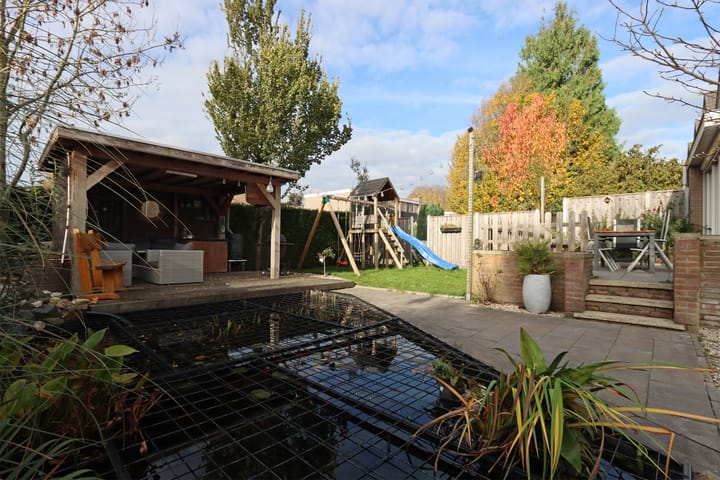 Photo 9 of van Ruysdaelweg 25