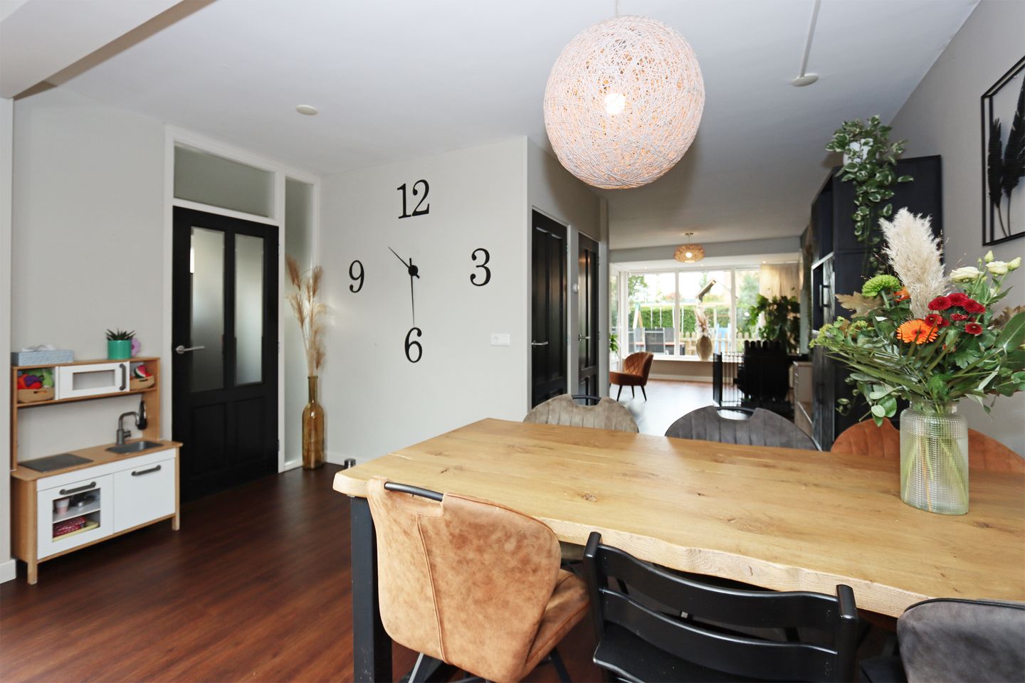 Photo 19 of van Ruysdaelweg 25