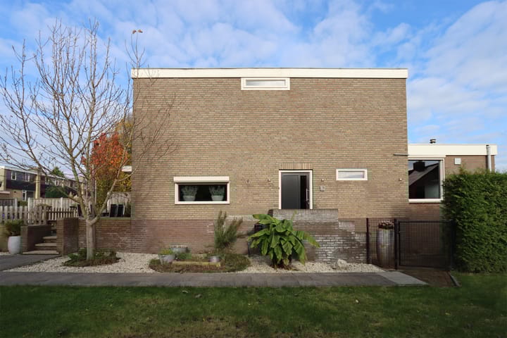 Photo 7 of van Ruysdaelweg 25