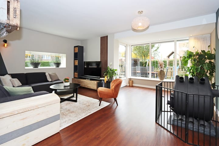 Photo 21 of van Ruysdaelweg 25