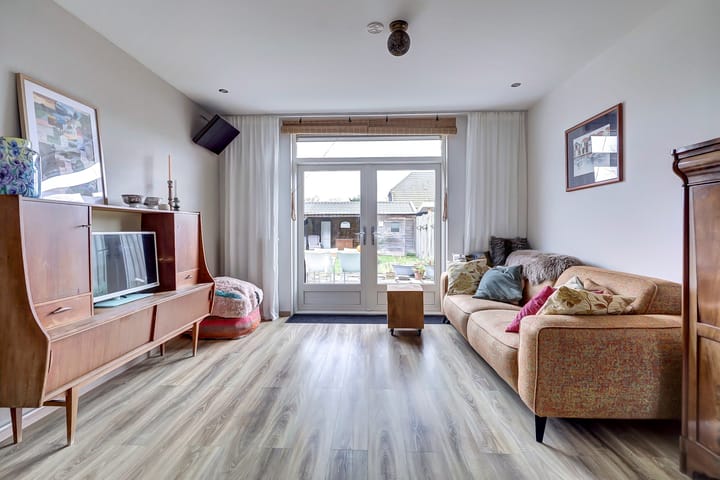 Photo 4 of Irenestraat 7