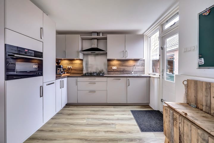 Photo 7 of Irenestraat 7