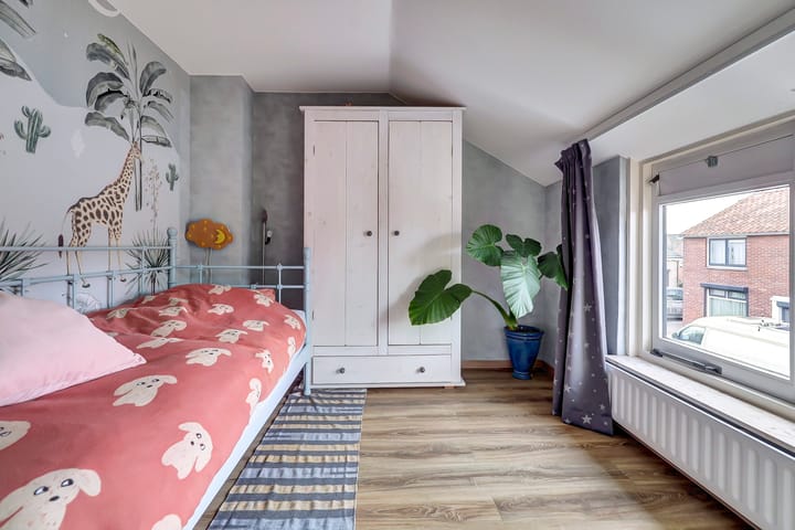 Photo 18 of Irenestraat 7