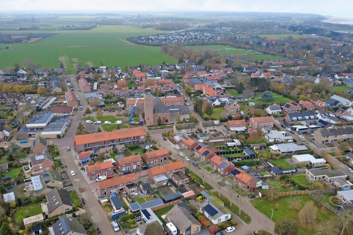 Photo 32 of Irenestraat 7