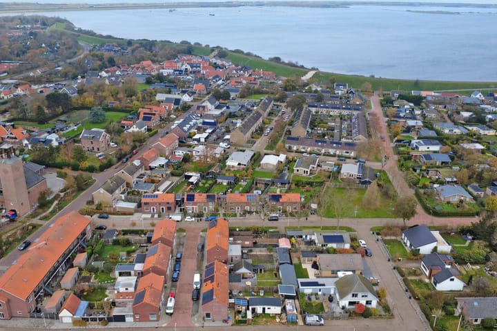 Photo 36 of Irenestraat 7