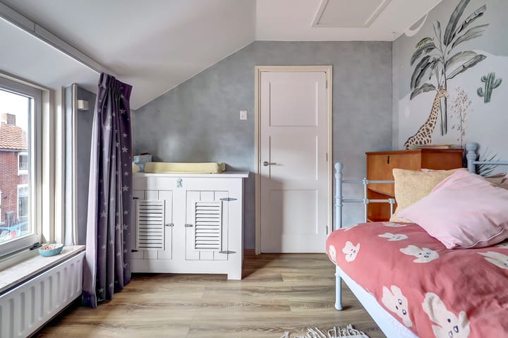 Photo 17 of Irenestraat 7