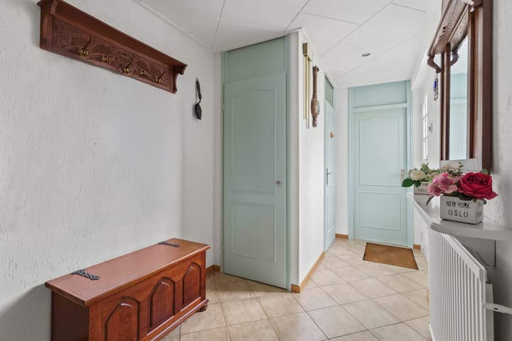 Photo 4 of Purperreiger 7