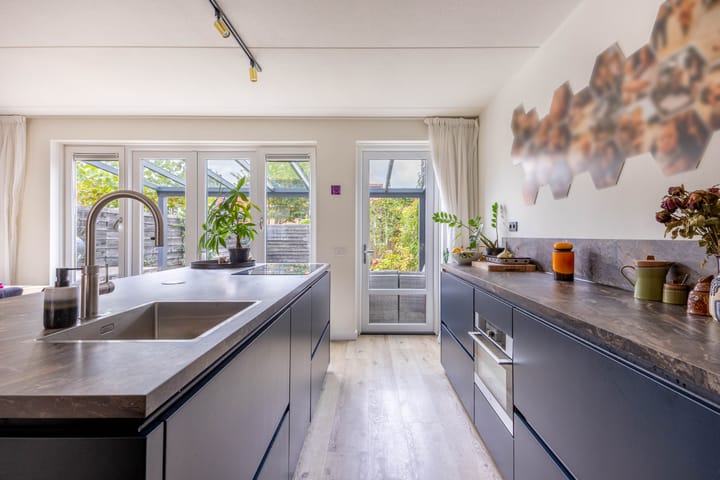 Photo 53 of It Bynt 60