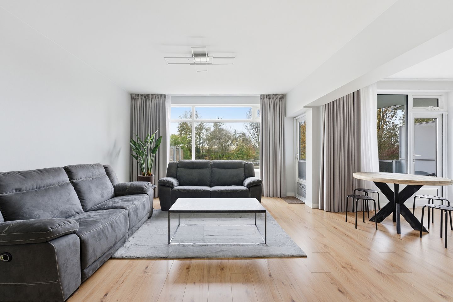 Photo 1 of Curaçaolaan 150