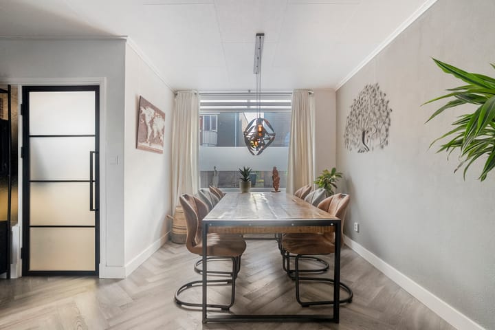 Photo 3 of Warmoesstraat 55