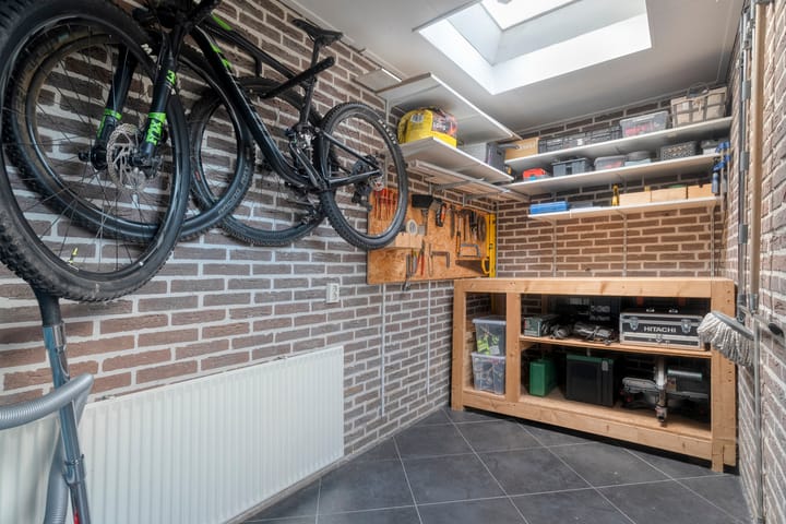 Photo 18 of Warmoesstraat 55