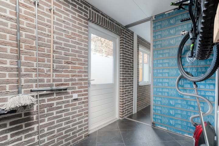 Photo 19 of Warmoesstraat 55