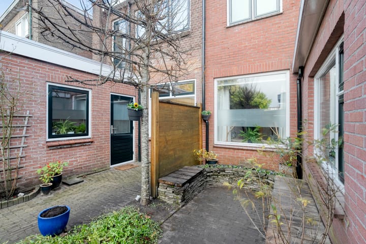 Photo 32 of Warmoesstraat 55