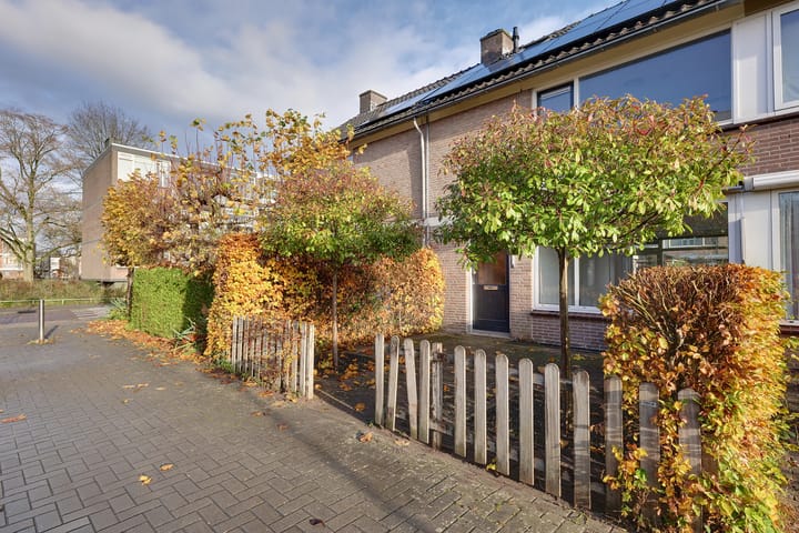 Photo 8 of Floriszstraat 44