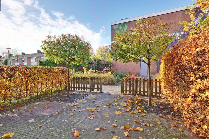 Photo 12 of Floriszstraat 44