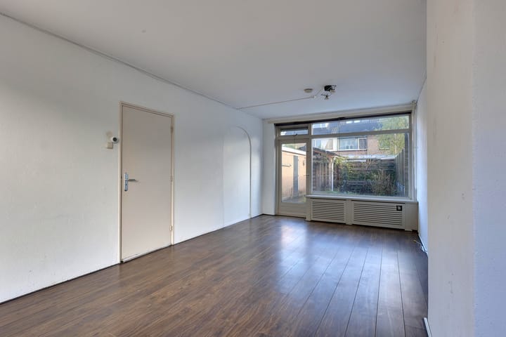 Photo 16 of Floriszstraat 44