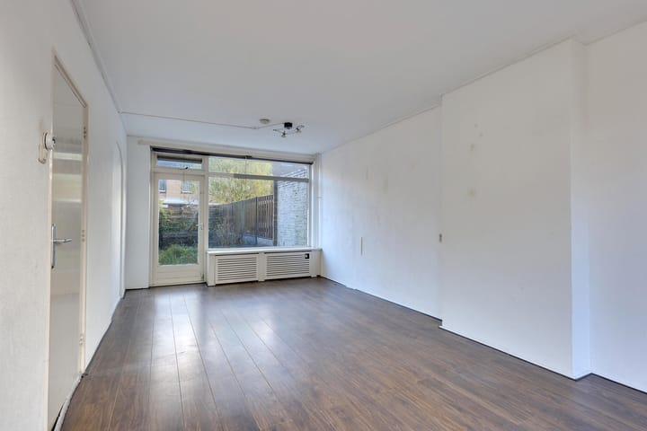 Photo 17 of Floriszstraat 44