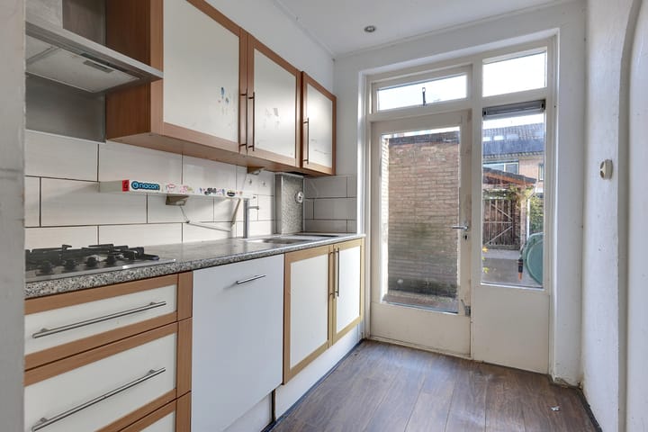 Photo 19 of Floriszstraat 44