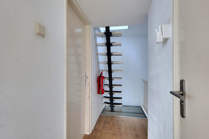 Photo 31 of Floriszstraat 44