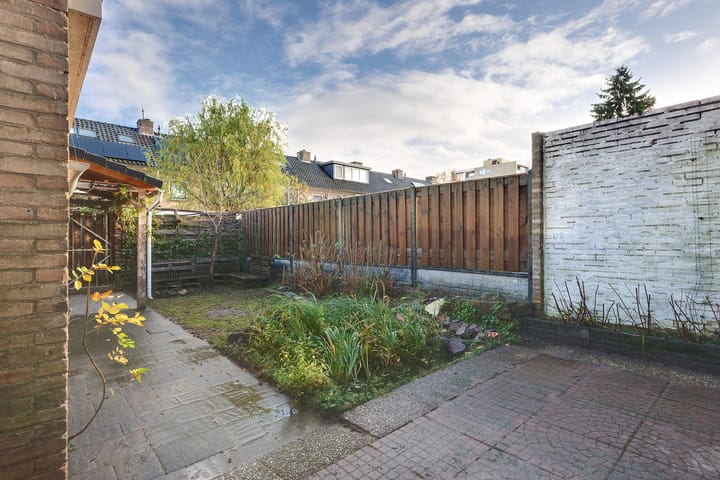 Photo 41 of Floriszstraat 44