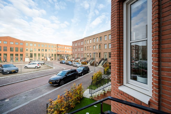 Photo 6 of Albaniëstraat 23