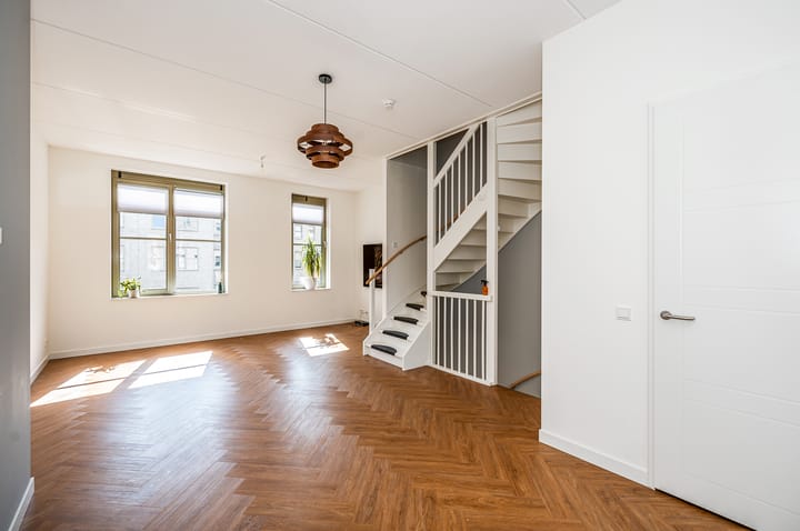 Photo 8 of Albaniëstraat 23